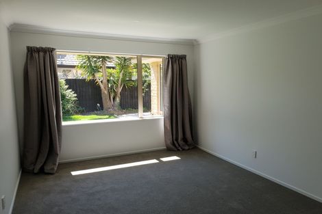 Photo of property in 2 Tanu Place, Parklands, Christchurch, 8083