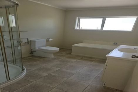 Photo of property in 15 Cantua Close, Totara Heights, Auckland, 2105