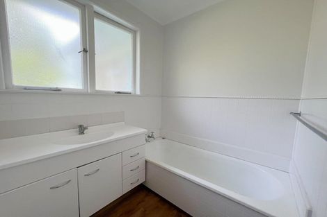 Photo of property in 8 Sherwood Avenue, Te Atatu South, Auckland, 0610
