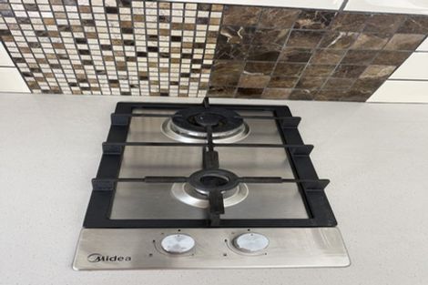 Photo of property in 50 Zefiro Drive, Massey, Auckland, 0614