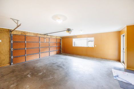 Photo of property in 27 Johnstone Drive, Fitzherbert, Palmerston North, 4410