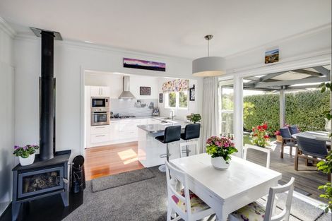 Photo of property in 74 Te Mata Road, Havelock North, 4130