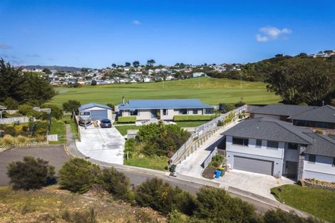 Photo of property in 3 Abbey Way, Whitby, Porirua, 5024