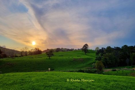 Photo of property in 12 Arahanga Road, Paparoa, 0571