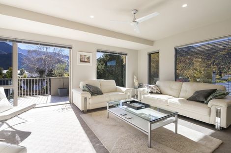 Photo of property in 21 Hood Crescent, Arrowtown, 9302