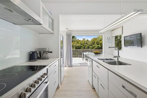 Photo of property in 58 Motuhara Road, Plimmerton, Porirua, 5026