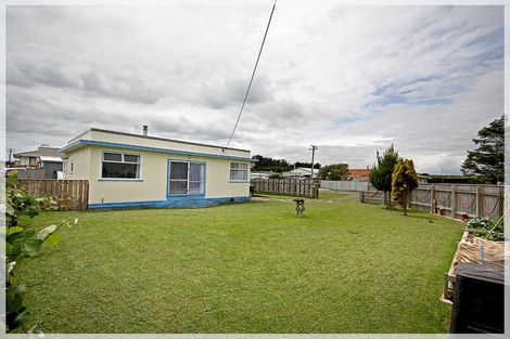 Photo of property in 51 Edinburgh Terrace, Foxton Beach, Foxton, 4815
