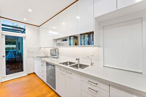 Photo of property in 47 Sylvan Park Avenue, Milford, Auckland, 0620