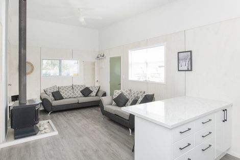 Photo of property in 7 Hill Road, Ormond, Gisborne, 4071