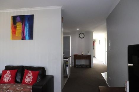 Photo of property in 8 Kaki Lane, Takanini, 2112