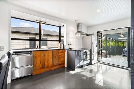 Photo of property in 276 Sturges Road, Henderson, Auckland, 0612