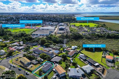 Photo of property in 2 Meadow Crescent, Te Atatu South, Auckland, 0602