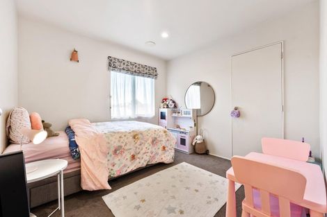 Photo of property in 25 Broadfield Street, Massey, Auckland, 0614