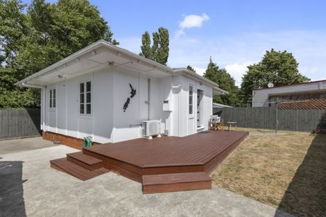 Photo of property in 18 Young Grove, Stokes Valley, Lower Hutt, 5019