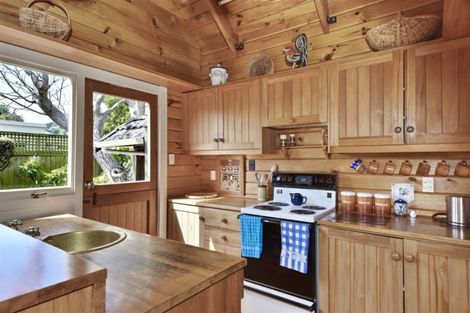 Photo of property in 71 Wiggins Street, Sumner, Christchurch, 8081