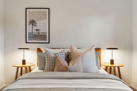 Photo of property in 2/18 Sealy Road, Torbay, Auckland, 0630