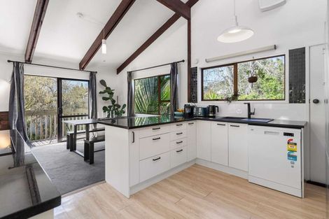 Photo of property in 2/13a Eskdale Road, Birkdale, Auckland, 0626