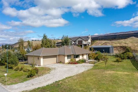 Photo of property in 17 Missy Crescent, Mount Pisa, Cromwell, 9383