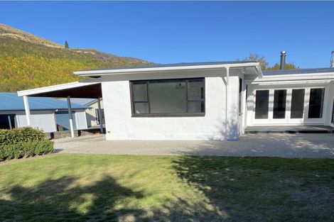 Photo of property in 2 Thames Street, Arrowtown, 9302