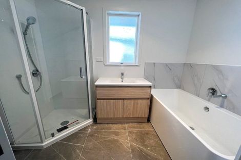 Photo of property in 1/2 Gretel Place, Hillcrest, Auckland, 0627