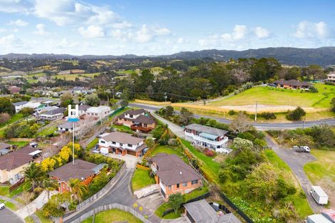 Photo of property in 54 Leafield Crescent, Henderson, Auckland, 0612