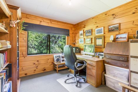 Photo of property in 1074 Peak Road, Helensville, 0875