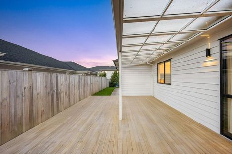 Photo of property in 33 Johns Creek Crescent, Silverdale, 0932