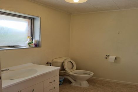 Photo of property in 3/58 View Road, Henderson, Auckland, 0612