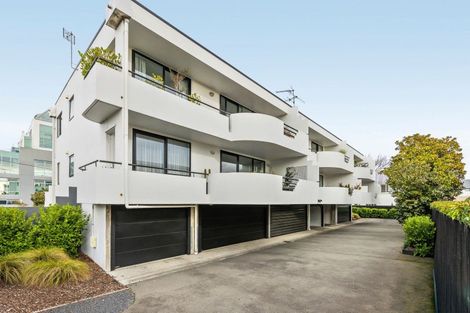 Photo of property in 2/55 Carlton Mill Road, Merivale, Christchurch, 8014