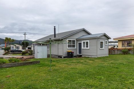 Photo of property in 114 Reid Street, Blaketown, Greymouth, 7805