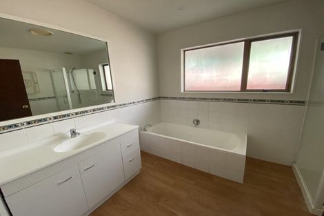 Photo of property in 8 Brackendale Place, Burnside, Christchurch, 8041