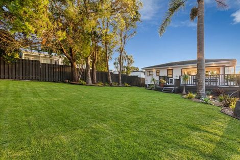 Photo of property in 19 Highland Avenue, Titirangi, Auckland, 0604