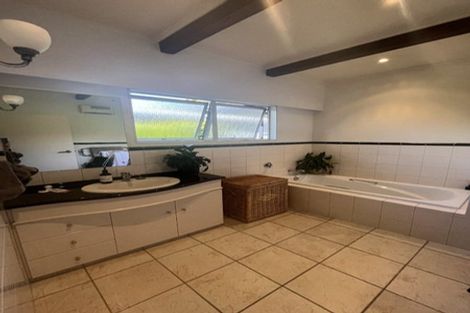 Photo of property in 32 Saint Hill Lane, Havelock North, 4130