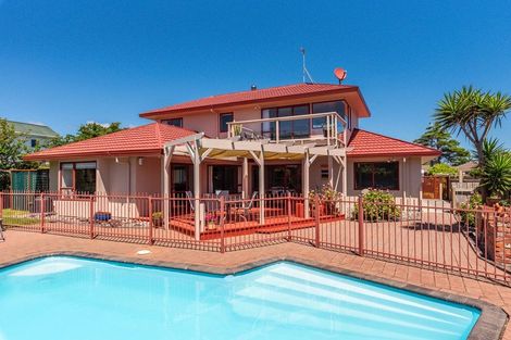 Photo of property in 303 Manly Street, Paraparaumu Beach, Paraparaumu, 5032