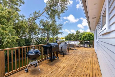 Photo of property in 10 Margaret Place, Merrilands, New Plymouth, 4312