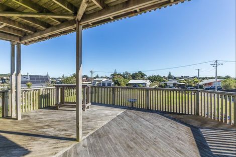 Photo of property in 74 Kahukura Avenue, Waitarere Beach, Levin, 5510