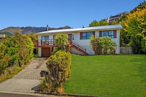 Photo of property in 12 Wakatipu Heights, Queenstown, 9300