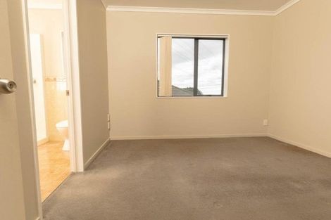 Photo of property in 10 Exotic Place, Massey, Auckland, 0614