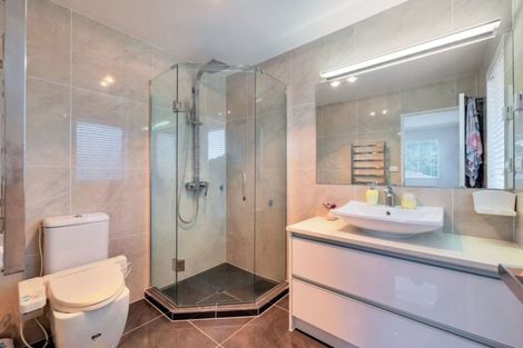 Photo of property in 51 Admirals Court Drive, Greenhithe, Auckland, 0632