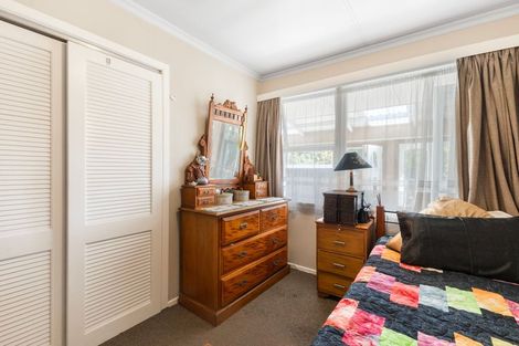Photo of property in 8 Omata Road, Westown, New Plymouth, 4310