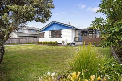 Photo of property in 10 Morning View, Titahi Bay, Porirua, 5022