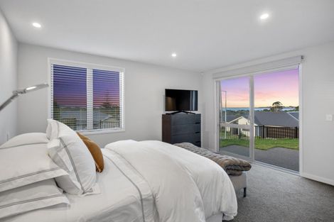 Photo of property in 16 Te Kaka Place, Omokoroa, 3114