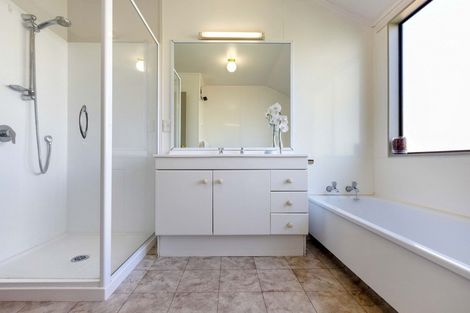 Photo of property in 7 Penlington Place, Havelock North, 4130