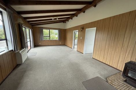 Photo of property in 10 Huia Street, Waikawa, Picton, 7220