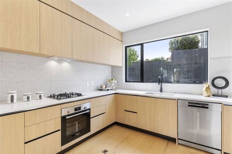 Photo of property in 44d Blakeborough Drive, Forrest Hill, Auckland, 0620