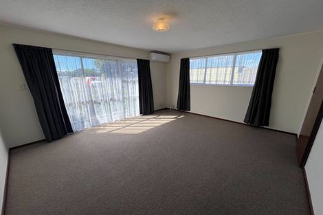 Photo of property in 6 Tiraumea Street, Palmerston North, 4410