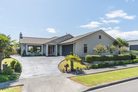 Photo of property in 87 Ruapehu Drive, Fitzherbert, Palmerston North, 4410