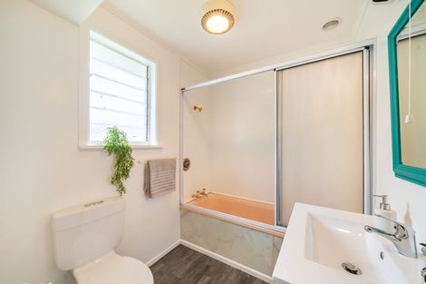 Photo of property in 35 Routley Crescent, Elderslea, Upper Hutt, 5018