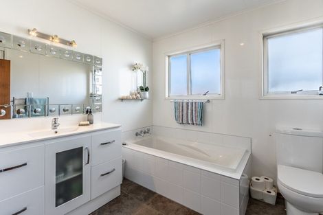 Photo of property in 19 Lemon Street, Otaki, 5512