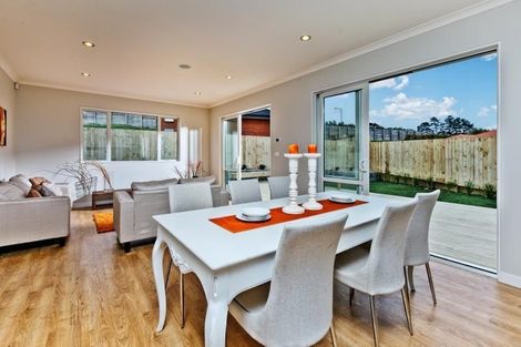 Photo of property in 70 Huntington Park Drive, Greenhithe, Auckland, 0632